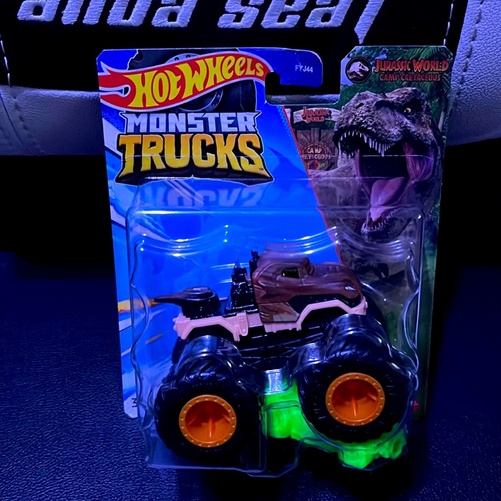 Jurassic World Monster Truck Hot Wheel